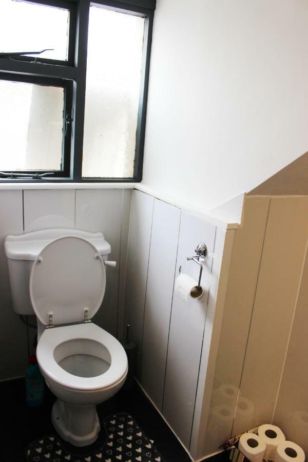 Donegal Lodgings - Apt 4 - 1 Bedroom Apt Donegal Town Екстер'єр фото